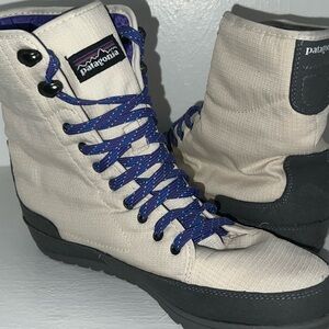 Patagonia Women's Cream and grey Boots
